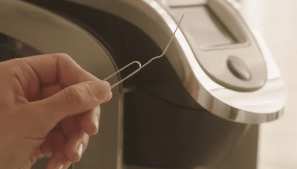 paper clip for cleaning keurig 2.0 needles