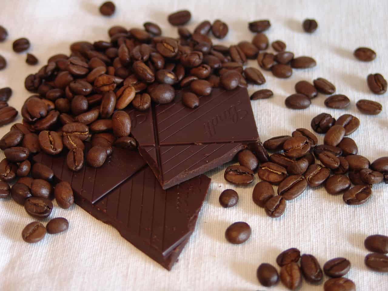 How to Make Chocolate-Covered Coffee Beans (Recipe & Tips)