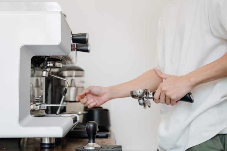 7 Best Espresso Machines for Beginners (2024 Reviews)